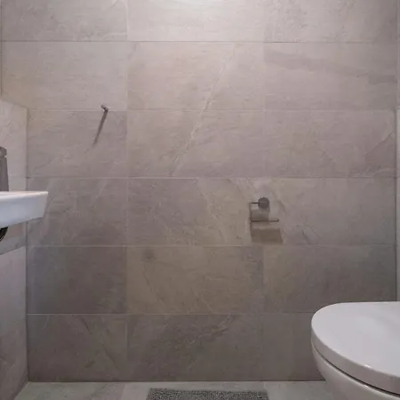 Evergreen F2 Apartment Tale